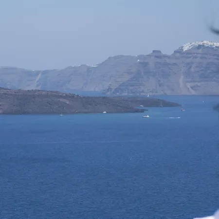 Blu * Akrotiri (Santorini)